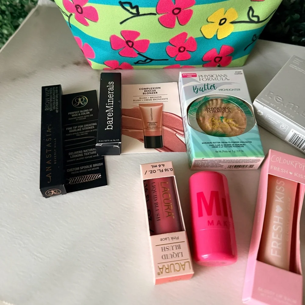 Clinique Floral Cosmetic Pouch with Mixed Makeup Lot